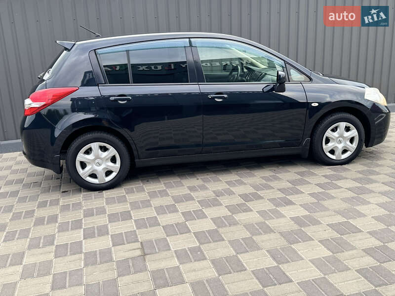 Хетчбек Nissan TIIDA 2011 в Києві
