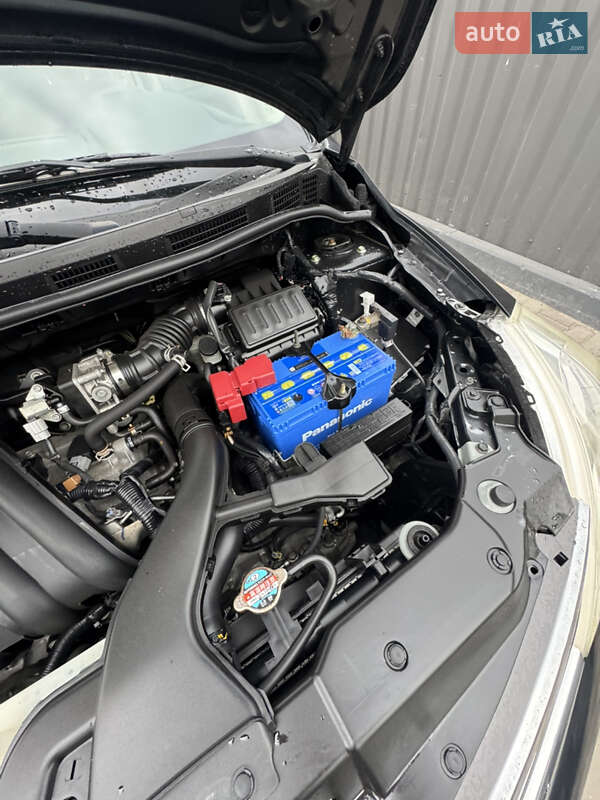 Хетчбек Nissan TIIDA 2011 в Києві