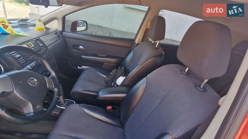 Хетчбек Nissan TIIDA 2008 в Хусті