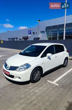 Хэтчбек Nissan TIIDA 2011 в Кривом Роге