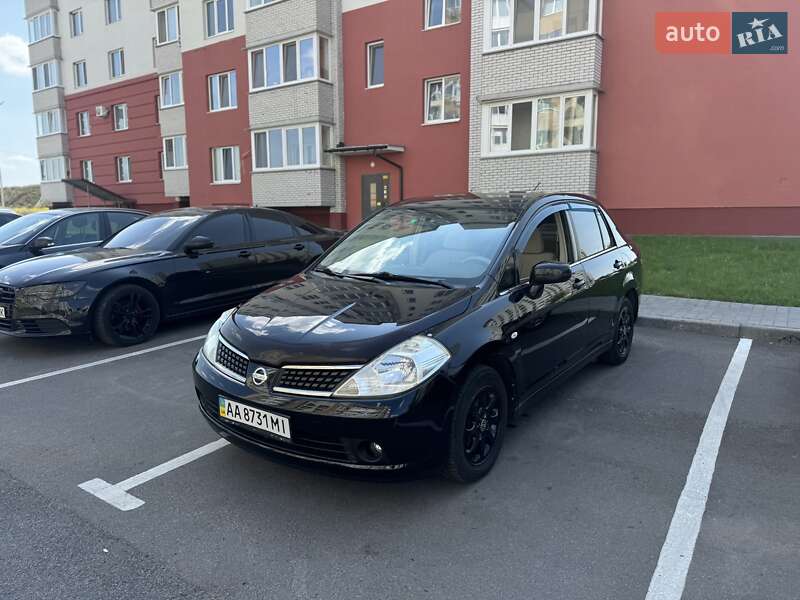 Nissan TIIDA 2008