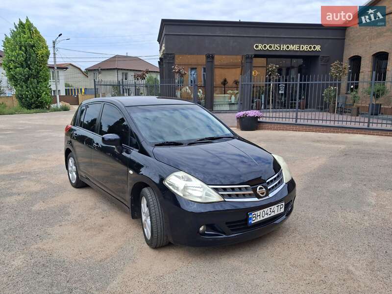 Nissan TIIDA 2008