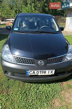 Хэтчбек Nissan TIIDA 2008 в Городище