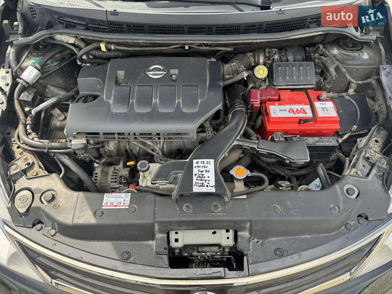 Седан Nissan TIIDA 2011 в Ивано-Франковске