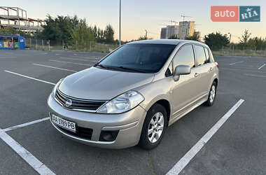 Хэтчбек Nissan TIIDA 2011 в Киеве