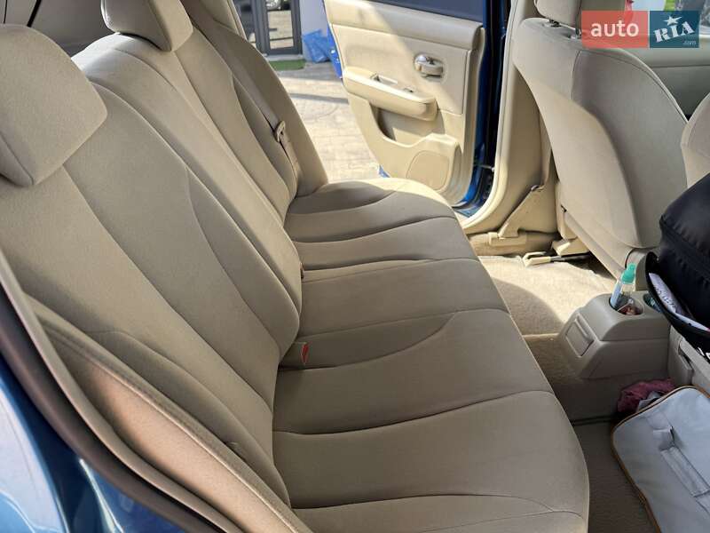 Хетчбек Nissan TIIDA 2007 в Києві фото 13 Хетчбек Nissan TIIDA 2007 в Києві
