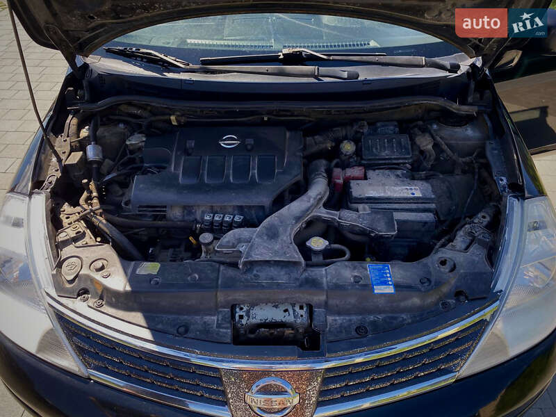 Хетчбек Nissan TIIDA 2011 в Хмельницькому