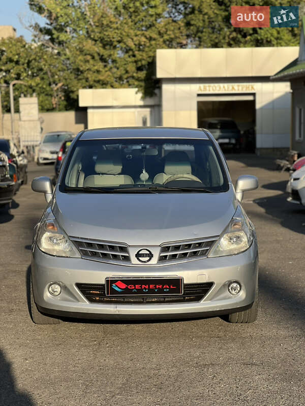 Nissan TIIDA 2008