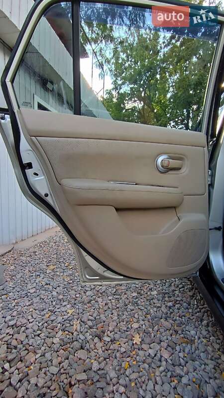 Седан Nissan TIIDA 2008 в Одессе