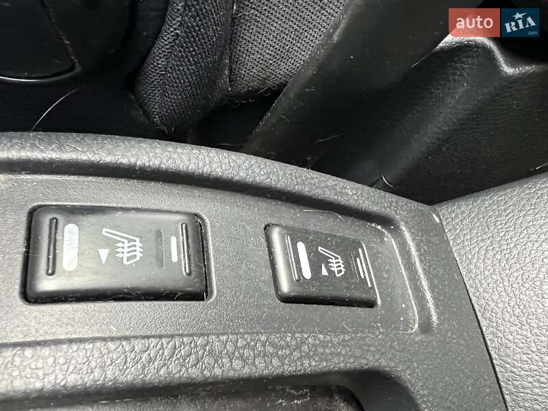 Хэтчбек Nissan TIIDA 2008 в Киеве