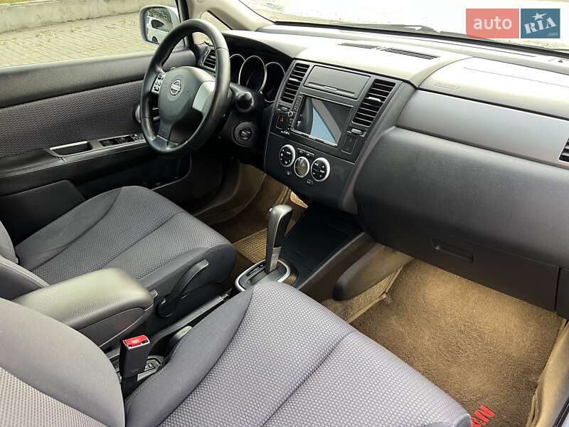 Хэтчбек Nissan TIIDA 2008 в Киеве