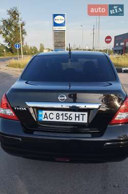Седан Nissan TIIDA 2010 в 