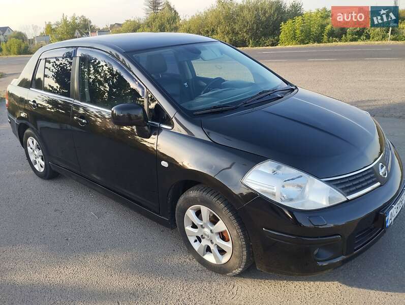 Седан Nissan TIIDA 2010 в Ковелі