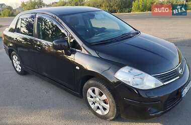 Седан Nissan TIIDA 2010 в 