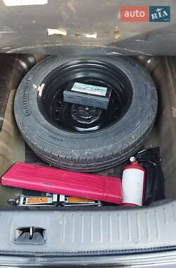 Седан Nissan TIIDA 2010 в 