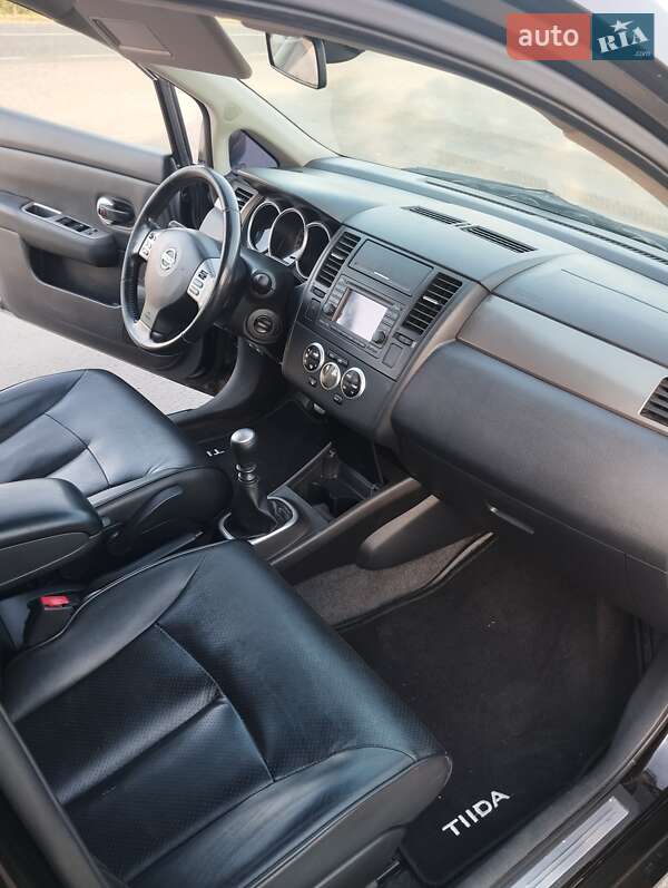 Седан Nissan TIIDA 2010 в Ковелі