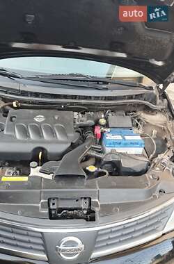 Седан Nissan TIIDA 2010 в 