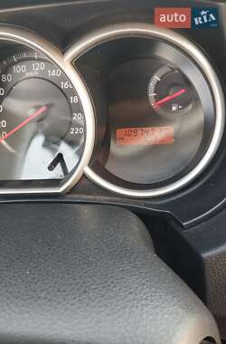 Седан Nissan TIIDA 2010 в 