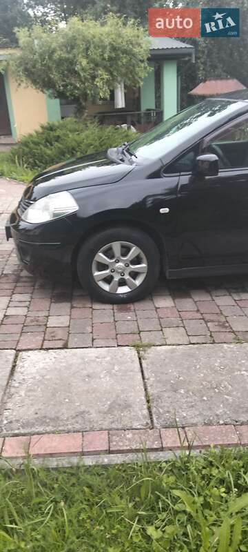 Хэтчбек Nissan TIIDA 2009 в Львове