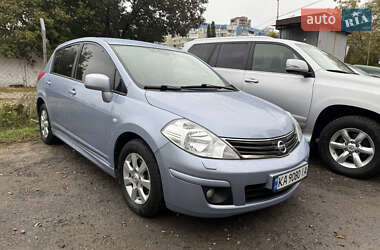 Хэтчбек Nissan TIIDA 2012 в Киеве