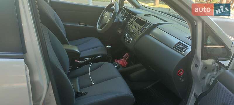 Хэтчбек Nissan TIIDA 2007 в Измаиле фото 7 Хэтчбек Nissan TIIDA 2007 в Измаиле