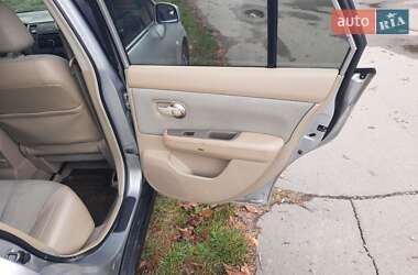Седан Nissan TIIDA 2007 в  фото 15 Седан Nissan TIIDA 2007 в