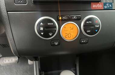 Хэтчбек Nissan TIIDA 2007 в 