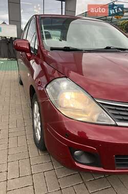 Хэтчбек Nissan TIIDA 2007 в 