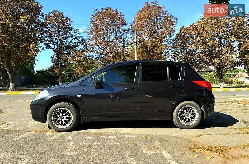 Хэтчбек Nissan TIIDA 2008 в Подольске фото Хэтчбек Nissan TIIDA 2008 в Подольске