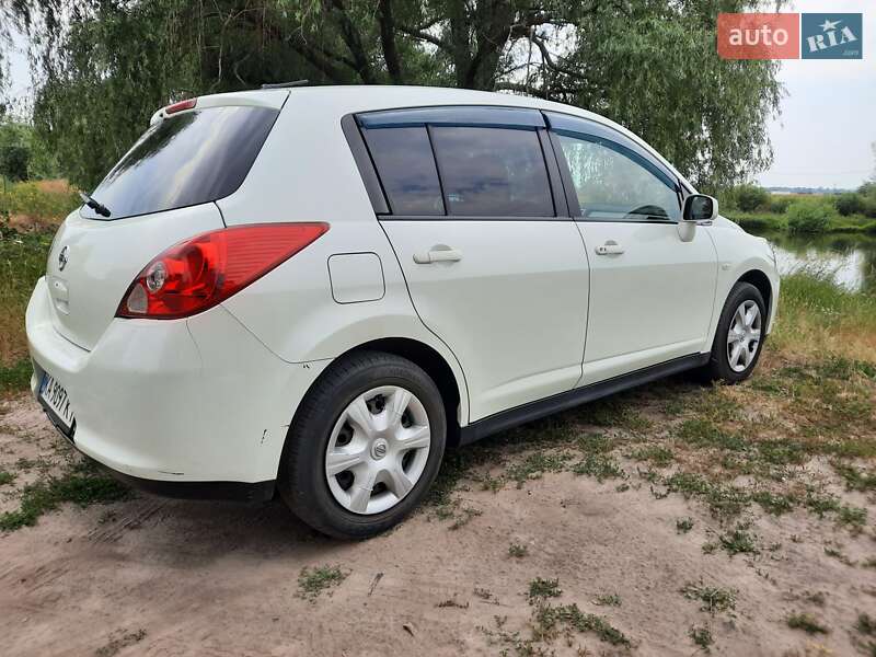 Хэтчбек Nissan TIIDA 2012 в Киеве фото 7 Хэтчбек Nissan TIIDA 2012 в Киеве