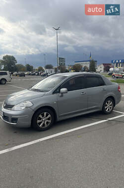 Седан Nissan TIIDA 2011 в Києві