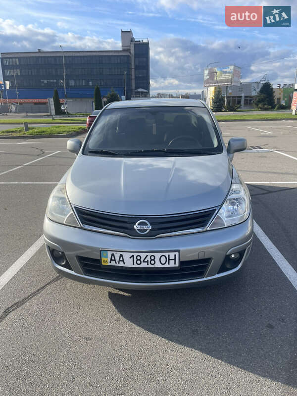 Седан Nissan TIIDA 2011 в Киеве фото 5 Седан Nissan TIIDA 2011 в Киеве