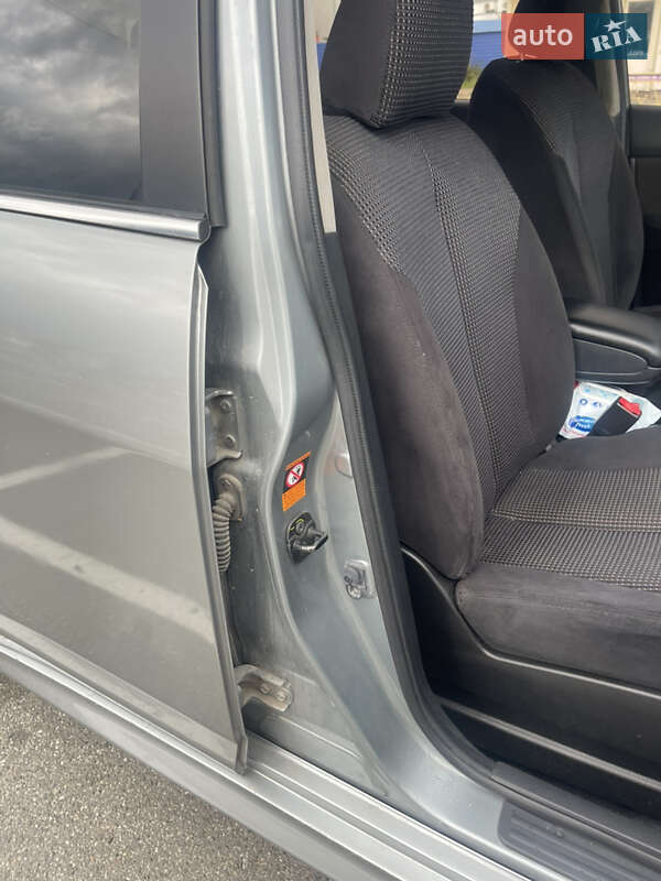 Седан Nissan TIIDA 2011 в Киеве фото 11 Седан Nissan TIIDA 2011 в Киеве