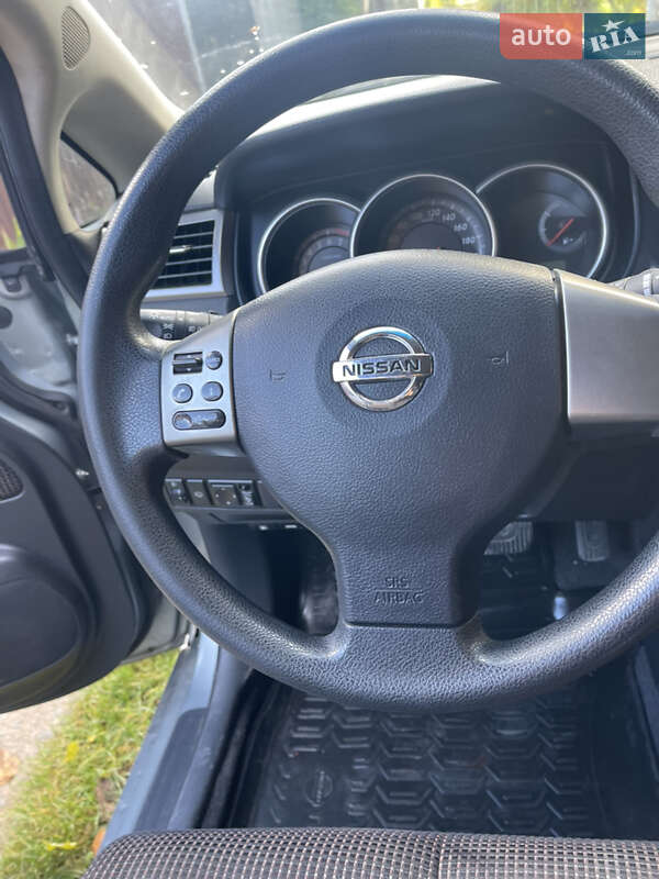 Седан Nissan TIIDA 2011 в Киеве фото 20 Седан Nissan TIIDA 2011 в Киеве