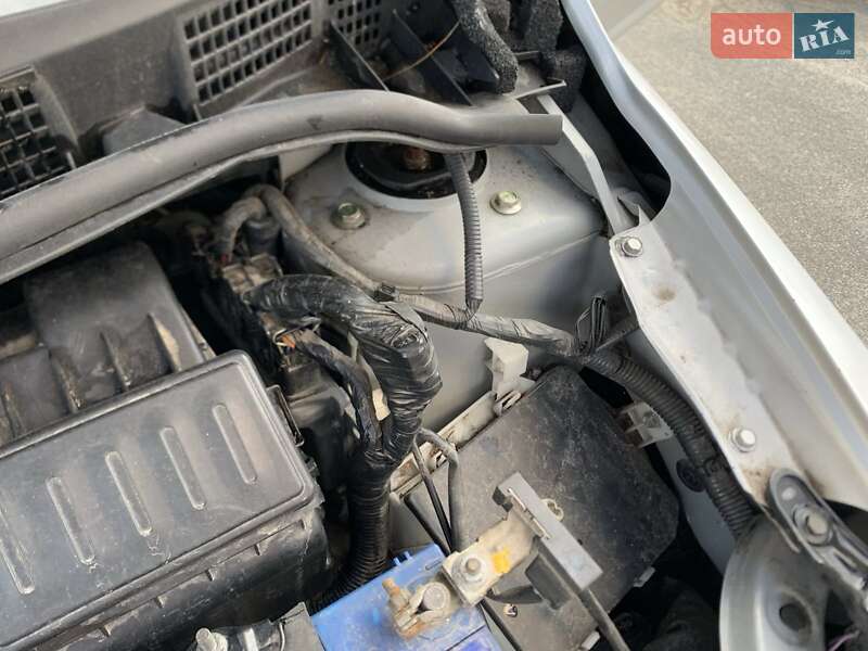 Хэтчбек Nissan TIIDA 2010 в Киеве фото 13 Хэтчбек Nissan TIIDA 2010 в Киеве