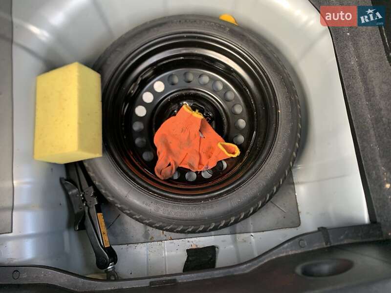 Хэтчбек Nissan TIIDA 2010 в Киеве фото 16 Хэтчбек Nissan TIIDA 2010 в Киеве