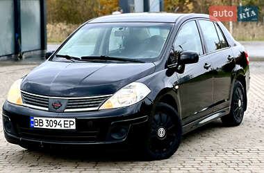 Седан Nissan TIIDA 2010 в Самборе
