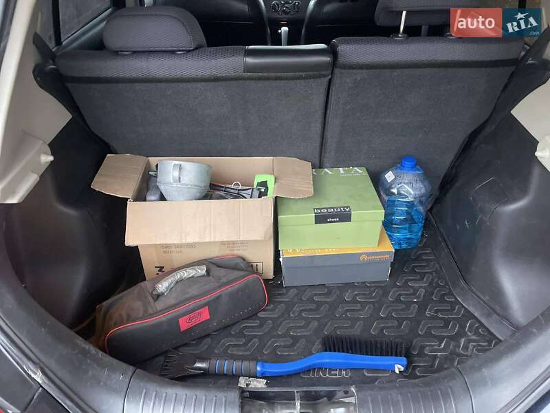 Хэтчбек Nissan TIIDA 2008 в Чернигове