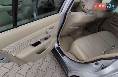 Хэтчбек Nissan TIIDA 2012 в 