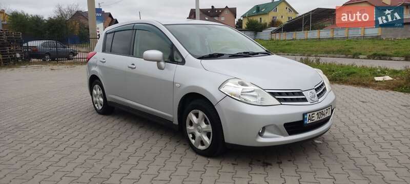 Хетчбек Nissan TIIDA 2012 в Хмельницькому
