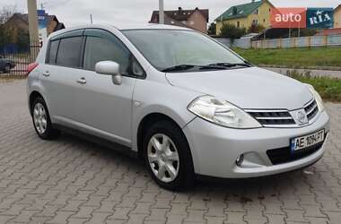 Хэтчбек Nissan TIIDA 2012 в 