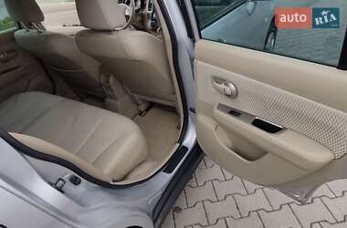 Хэтчбек Nissan TIIDA 2012 в 