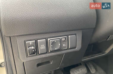 Хэтчбек Nissan TIIDA 2010 в 
