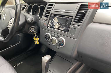 Хэтчбек Nissan TIIDA 2010 в 