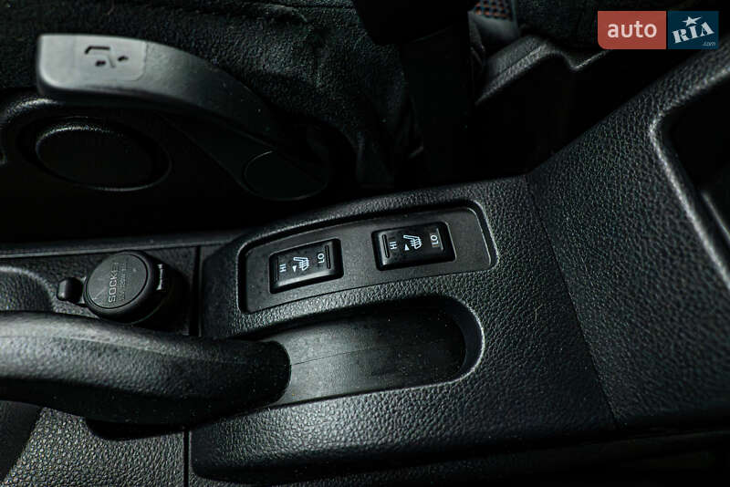 Седан Nissan TIIDA 2011 в Киеве фото 18 Седан Nissan TIIDA 2011 в Киеве