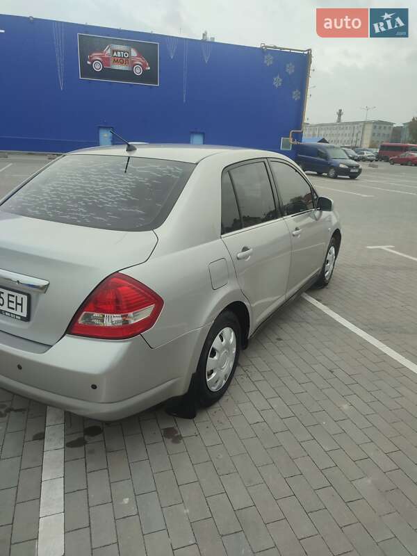 Седан Nissan TIIDA 2007 в Виннице