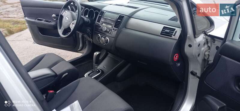 Хэтчбек Nissan TIIDA 2008 в Виннице