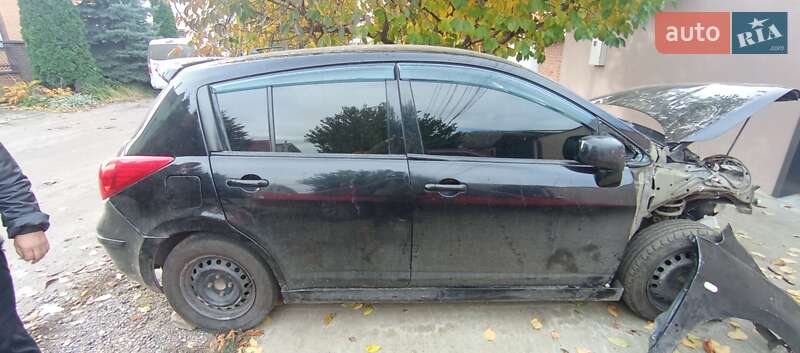 Хэтчбек Nissan TIIDA 2013 в Сумах