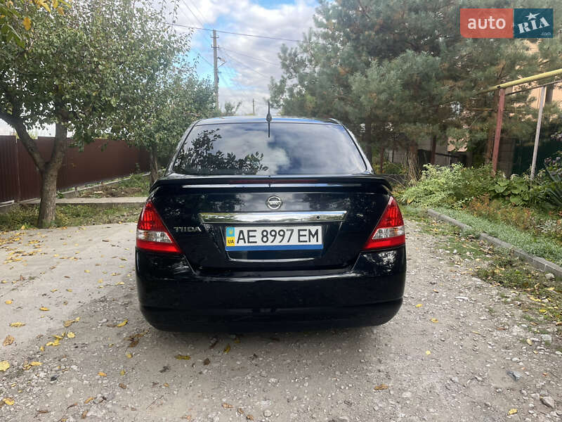 Седан Nissan TIIDA 2007 в Каменском