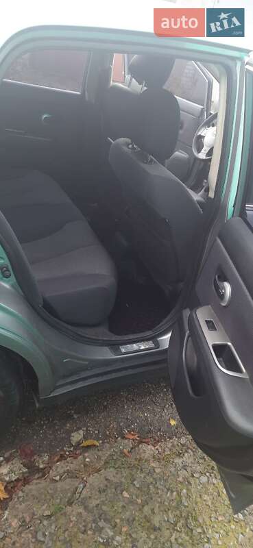 Седан Nissan TIIDA 2008 в Киеве